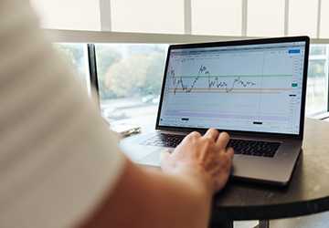Top 6 Factors That Influence Stock Prices Daily